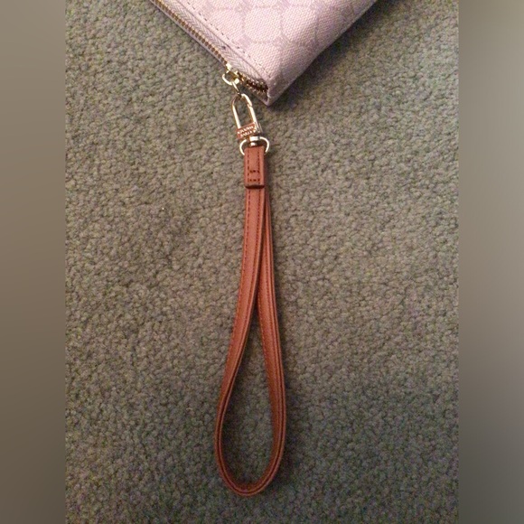 Steve Madden Wristlet - Picture 3 of 7